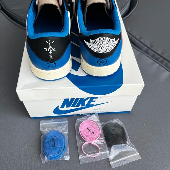 Travis Scott Jordan 1 Fragment Lows - Picture 4 of 11